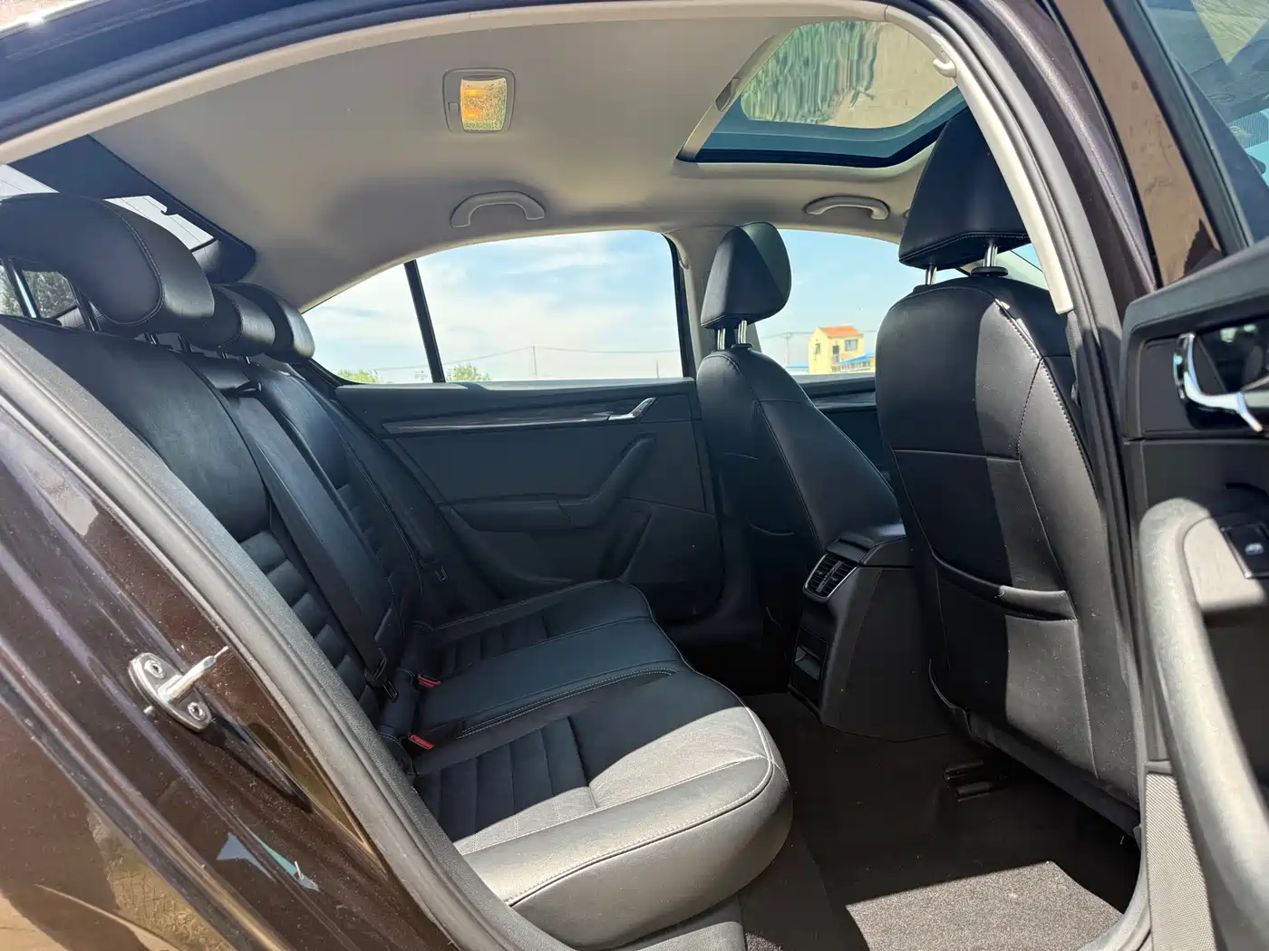 Škoda Octavia 2017 1.6L Automatic Smart Edition фото 13