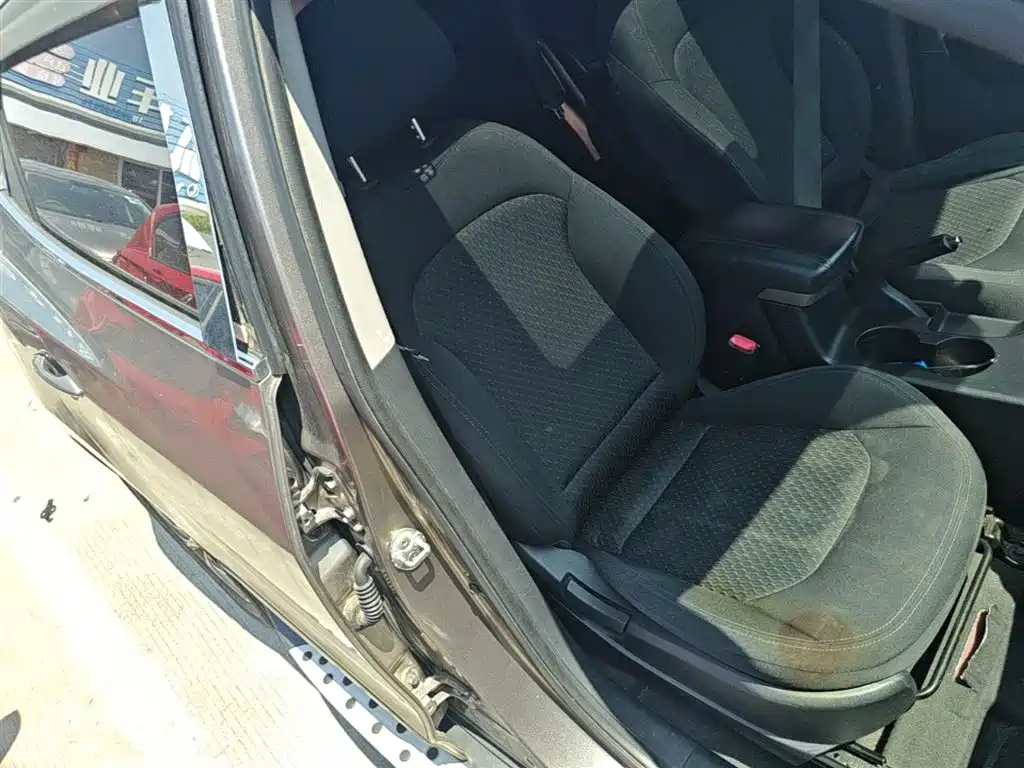 Hyundai Beijing Hyundai ix35 2013 2.0L Automatic 2WD Comfort GL China IV фото 25