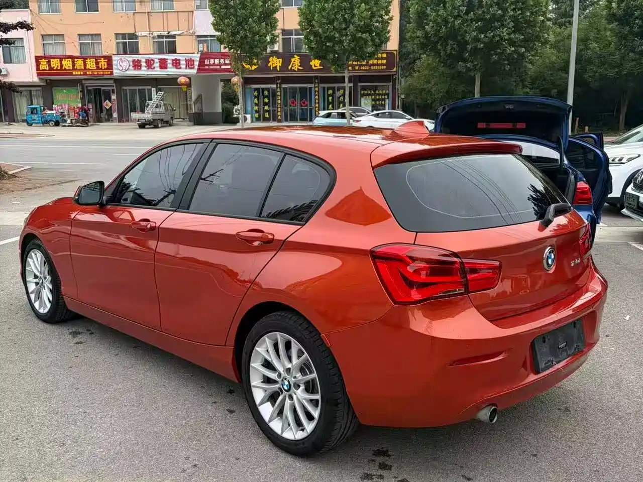 BMW 1 Series (Import) 2015 120i Leading фото 4
