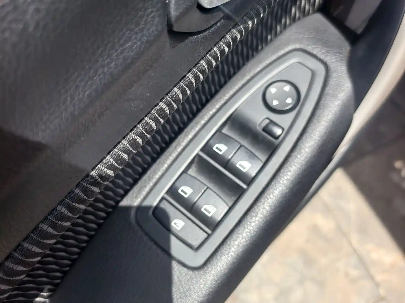 BMW 1 Series (Import) 2015 120i Leading фото 10
