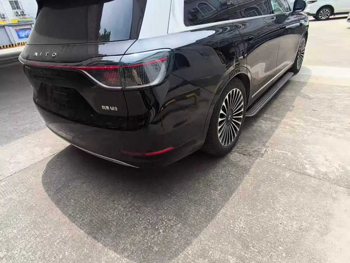 AITO Wenjie AITO M9 2025 Extended Range Ultra 52kWh 6-Seater фото 4