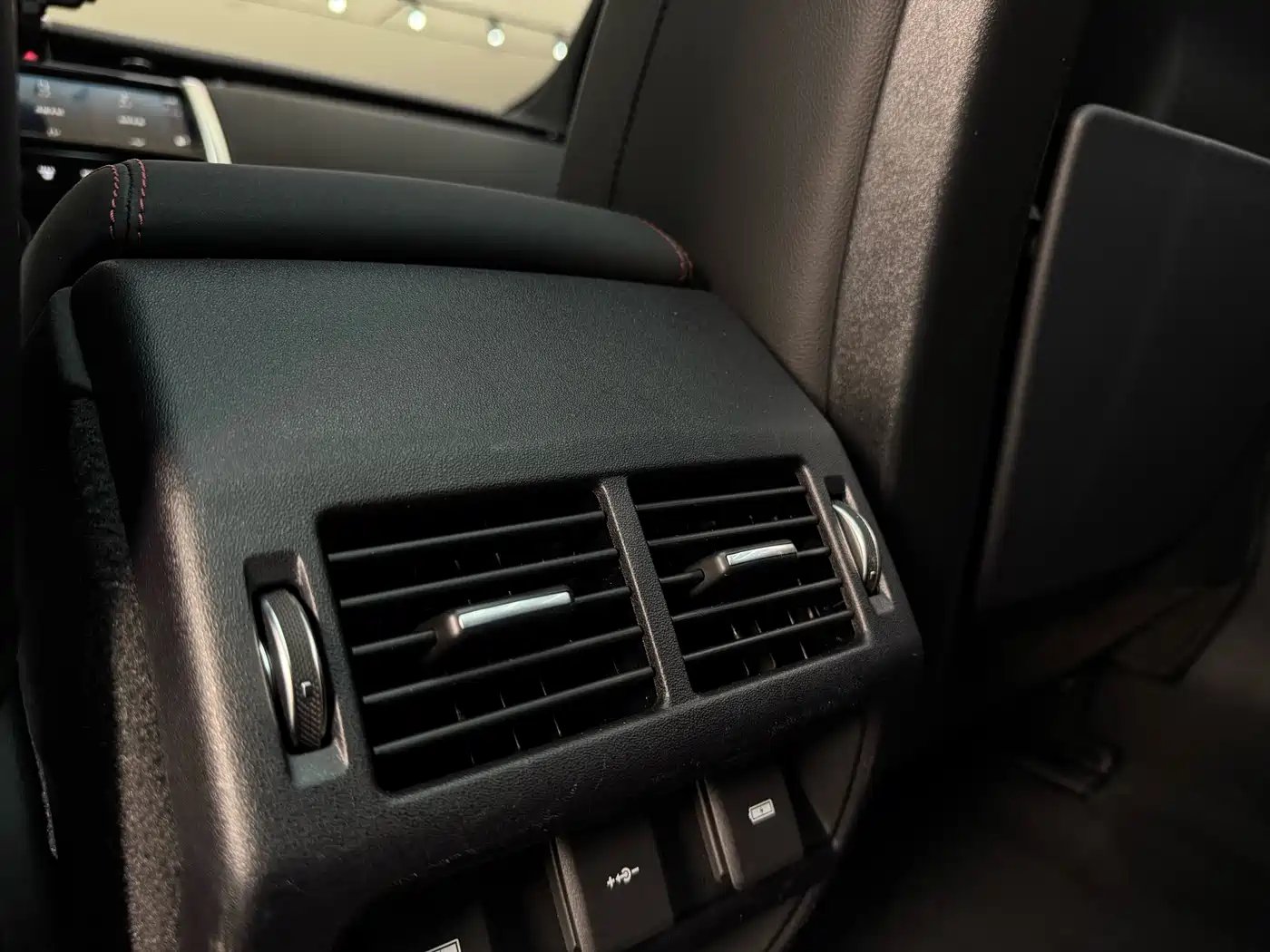 Land Rover Discovery Sport 2022 Model 249PS R-Dynamic S Performance Edition 5-Seater фото 20