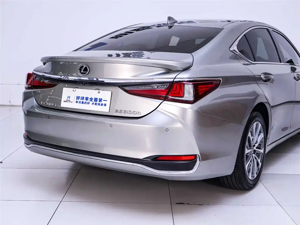 Lexus ES 2022 300h Excellence Edition фото 8