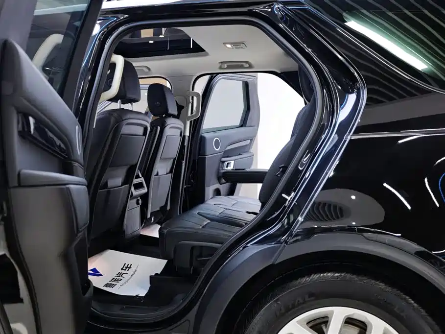 Land Rover Discovery 2018 3.0 SC V6 SE фото 28