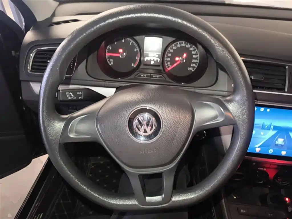 Volkswagen Lavida 2017 1.6L Manual Trend Edition фото 11