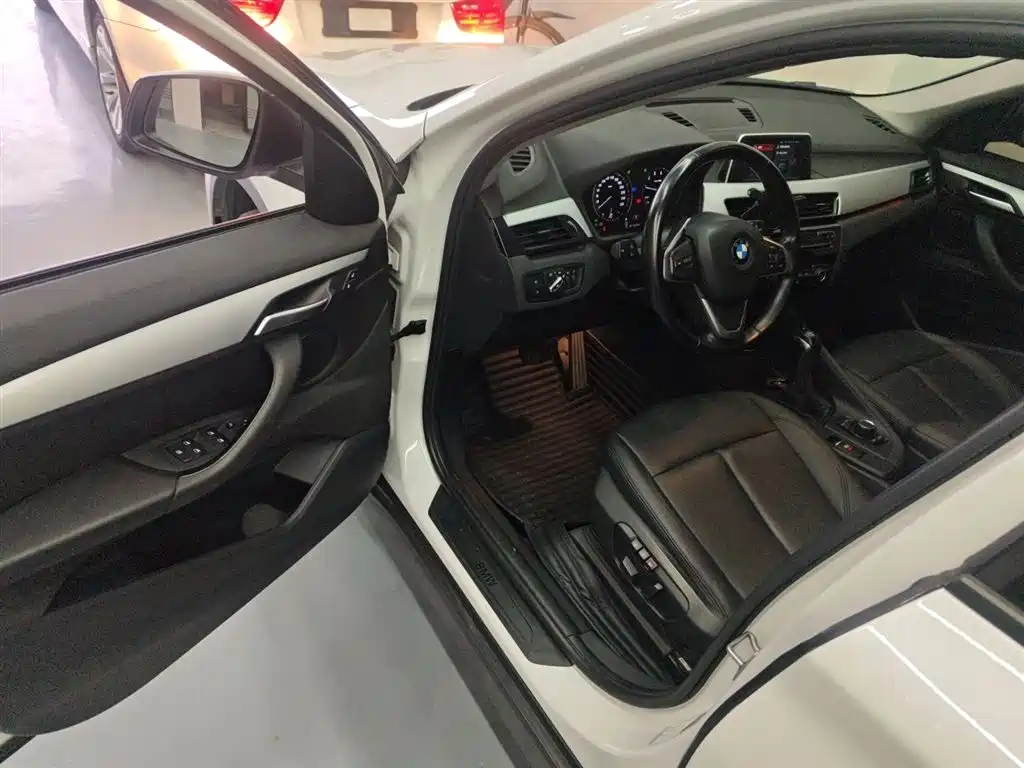BMW X1 2018 sDrive18Li Fashion Model фото 16