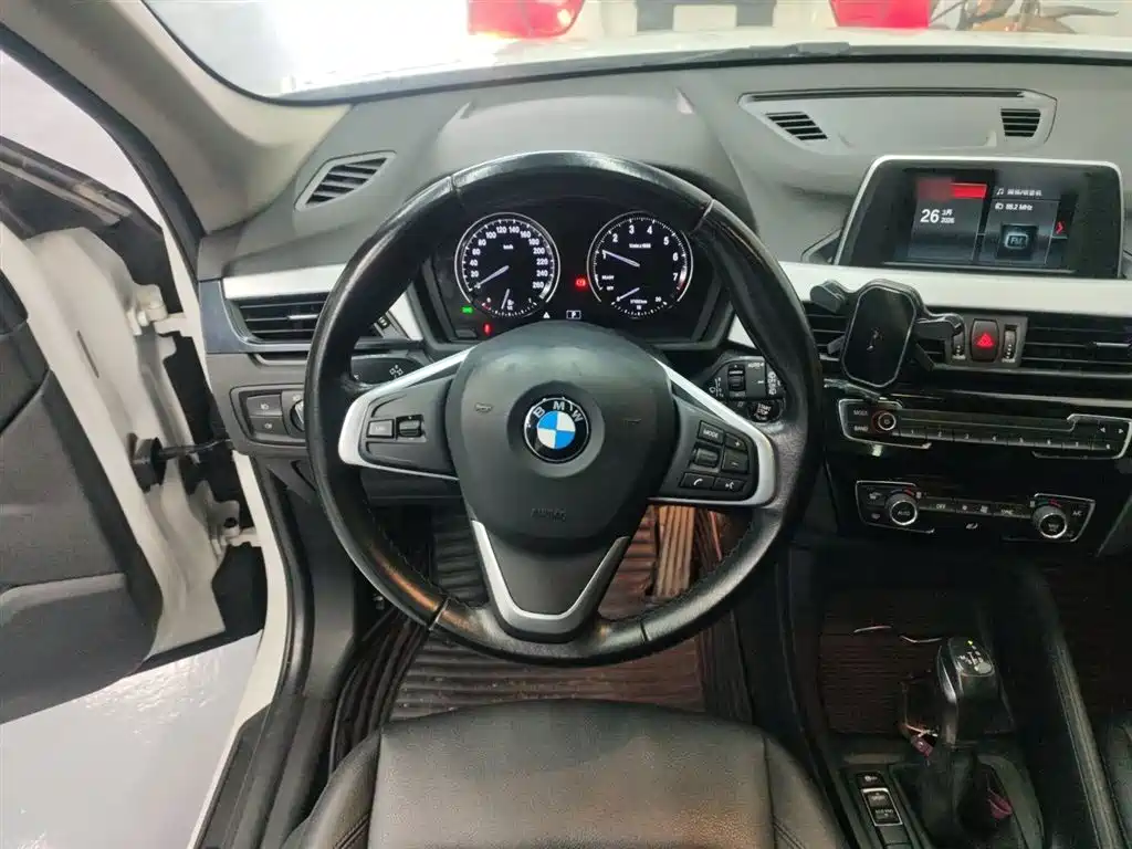 BMW X1 2018 sDrive18Li Fashion Model фото 11
