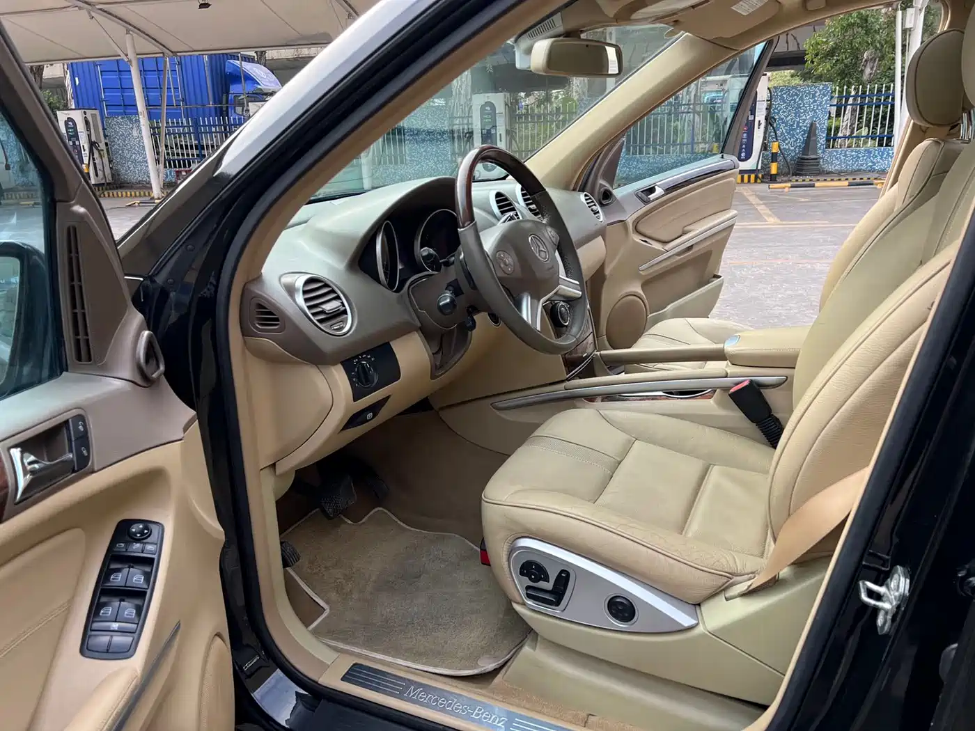 Mercedes-Benz M-Class 2010 ML 350 4MATIC Luxury фото 8