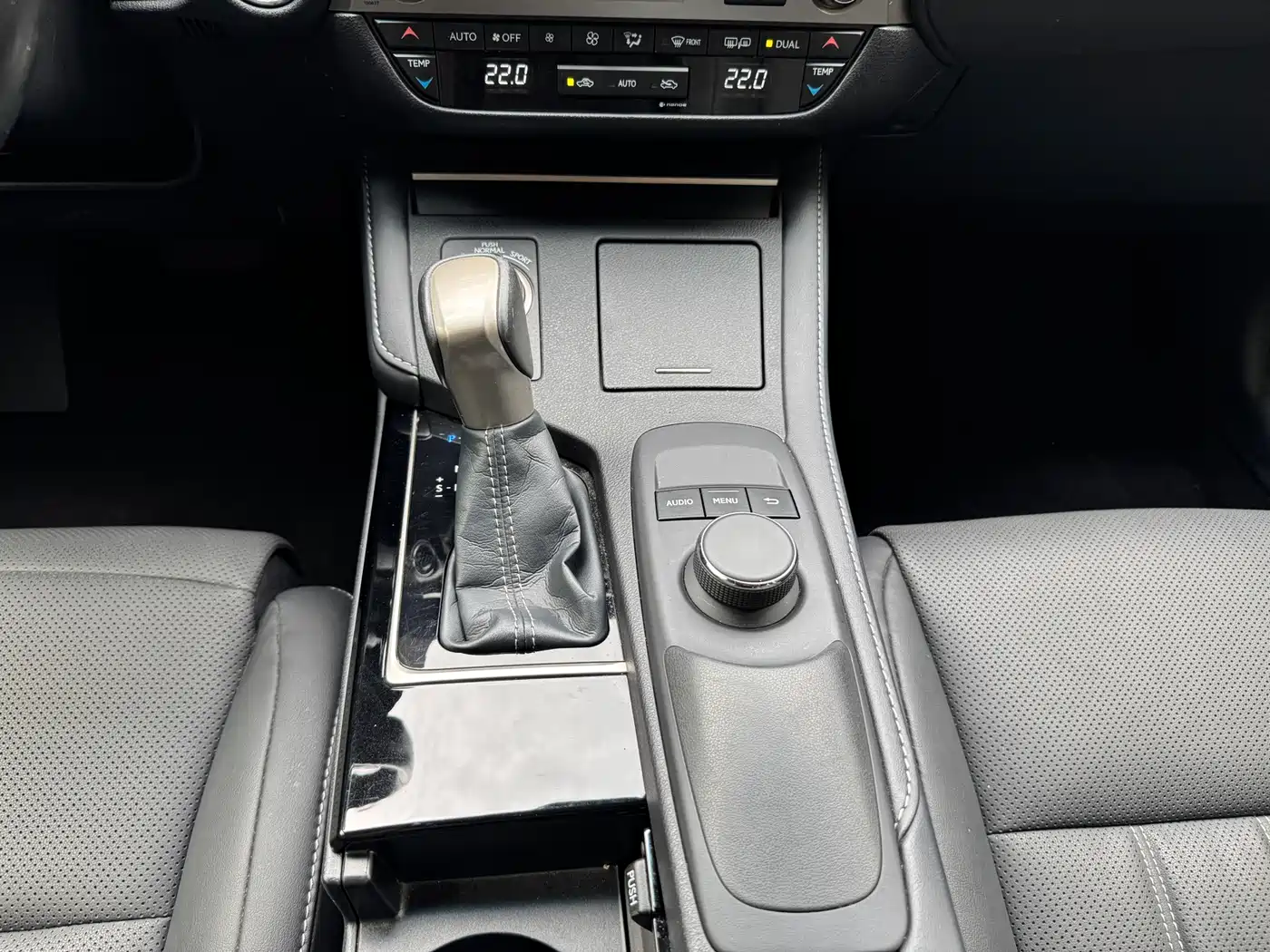 Lexus ES 2015 300h Comfort Edition фото 7