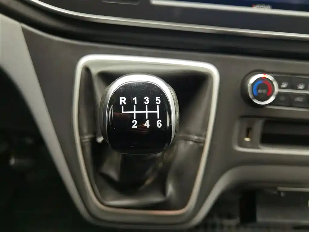 SAIC MAXUS XINTU V80