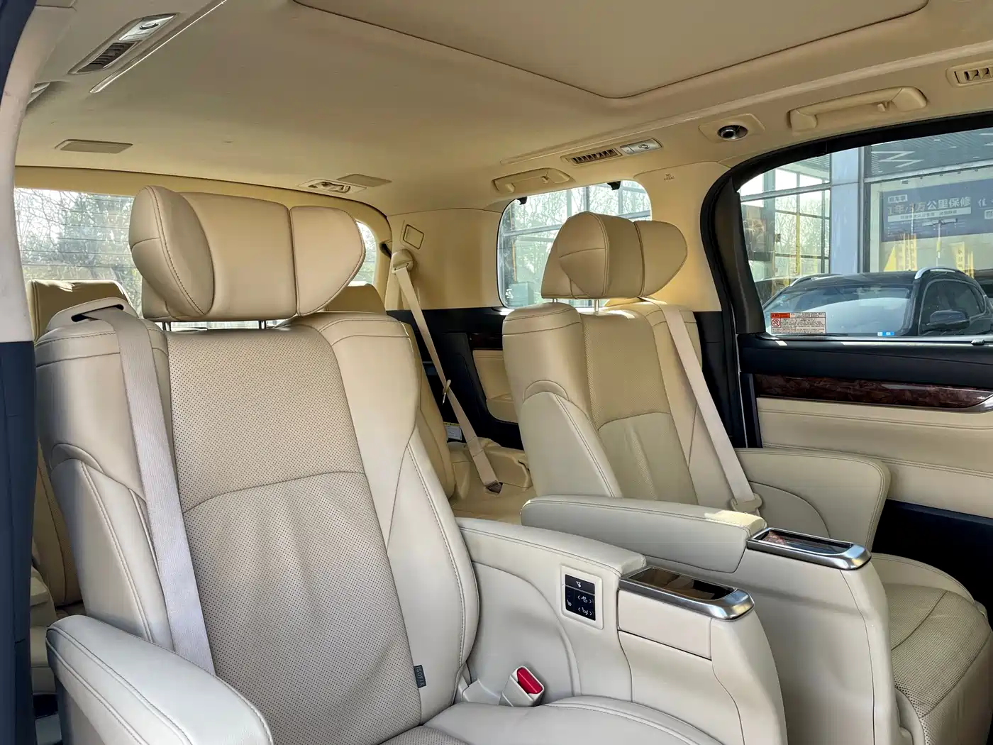 Toyota Alphard 2020 Hybrid 2.5L Luxury Edition фото 6