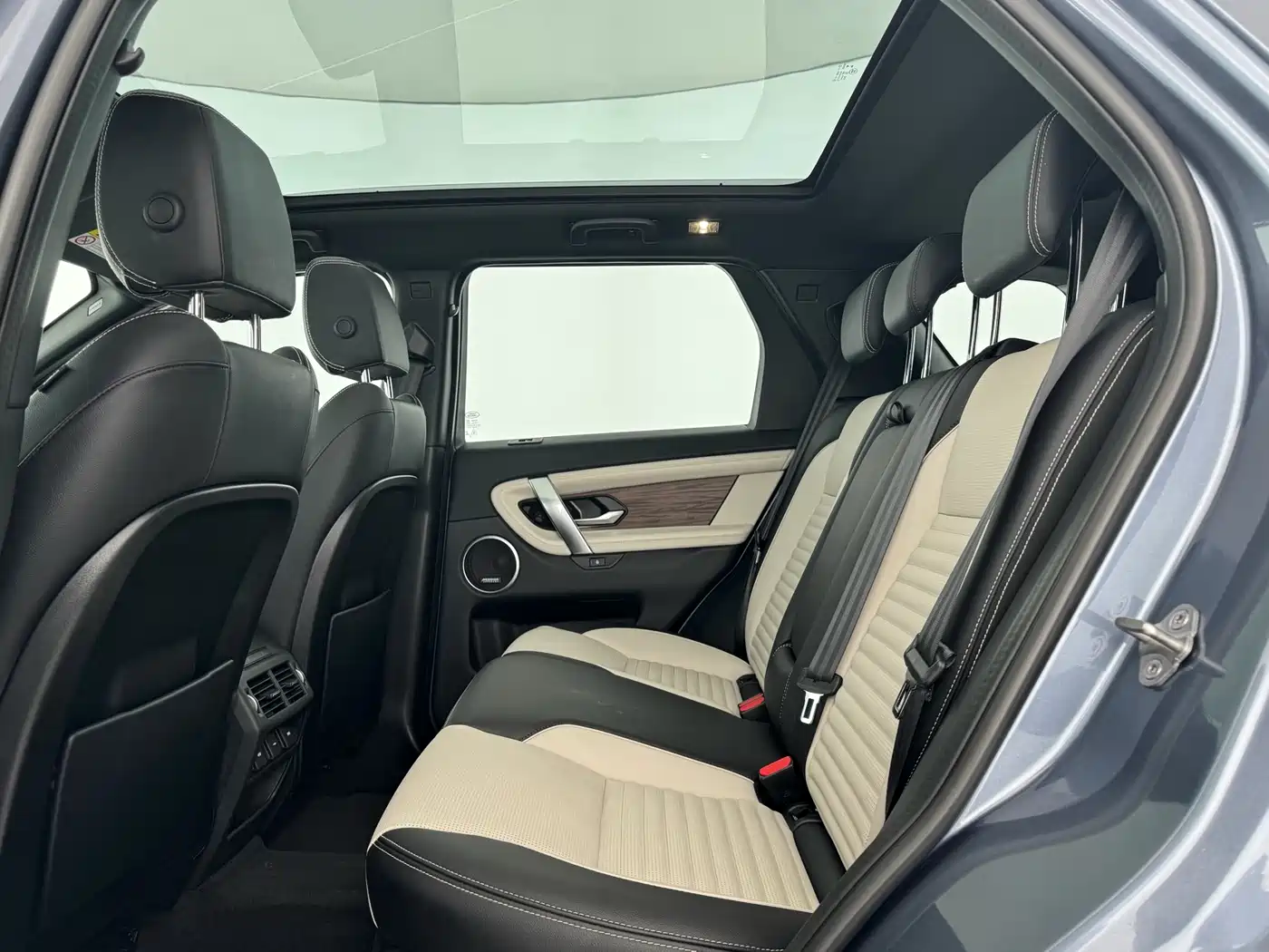Land Rover Discovery Sport 2022 Model Facelift 249PS R-Dynamic SE Performance Tech Edition 5-seater фото 10