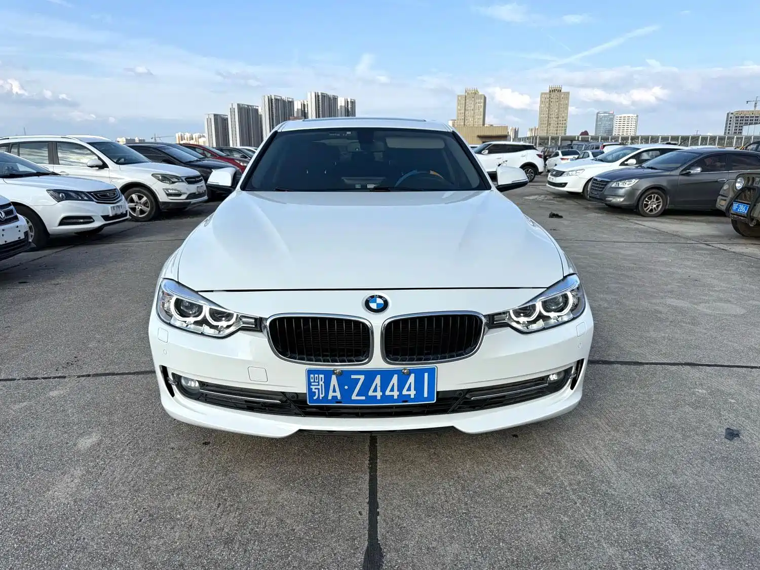 Photo 2 - BMW 3 Series