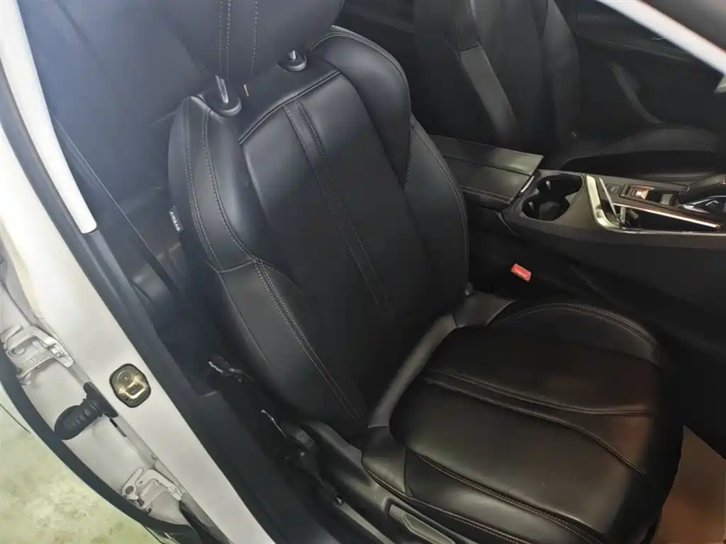 Peugeot 5008 2017 350THP 7-seat Elite Edition фото 25