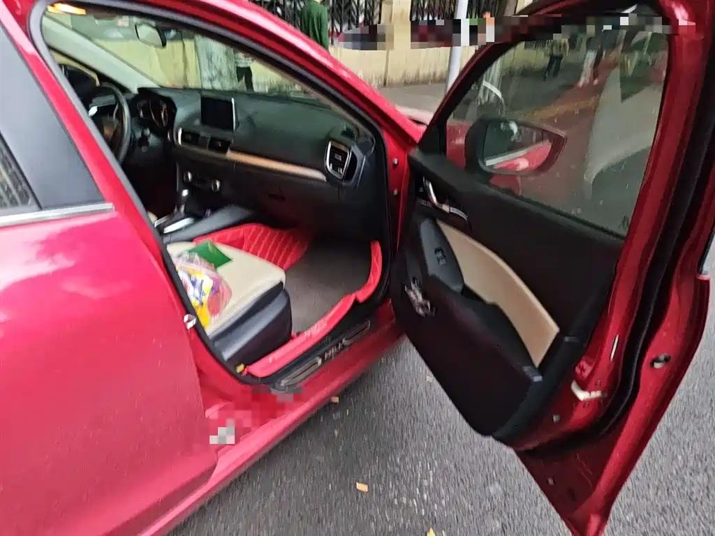 Mazda Mazda3 Axela 2014 2014 Sedan 2.0L Automatic Flagship