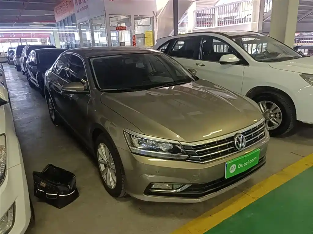 Volkswagen Passat 2017 280TSI DSG Prestige фото 4