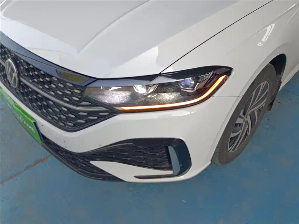 Volkswagen Lavida 2023 280TSI DSG Starlight Comfort Edition фото 18