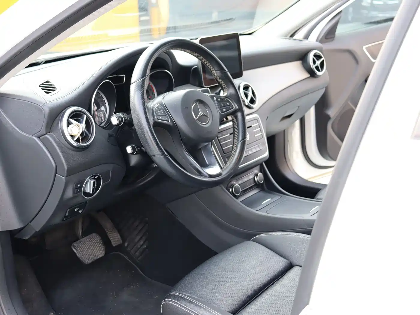 Mercedes-Benz GLA 2016 GLA 200 Dynamic фото 9