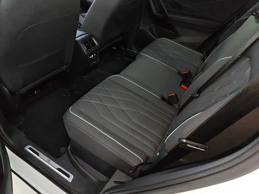 Volkswagen Tiguan L 2023 330TSI Auto 2WD R-Line Premium Edition фото 17