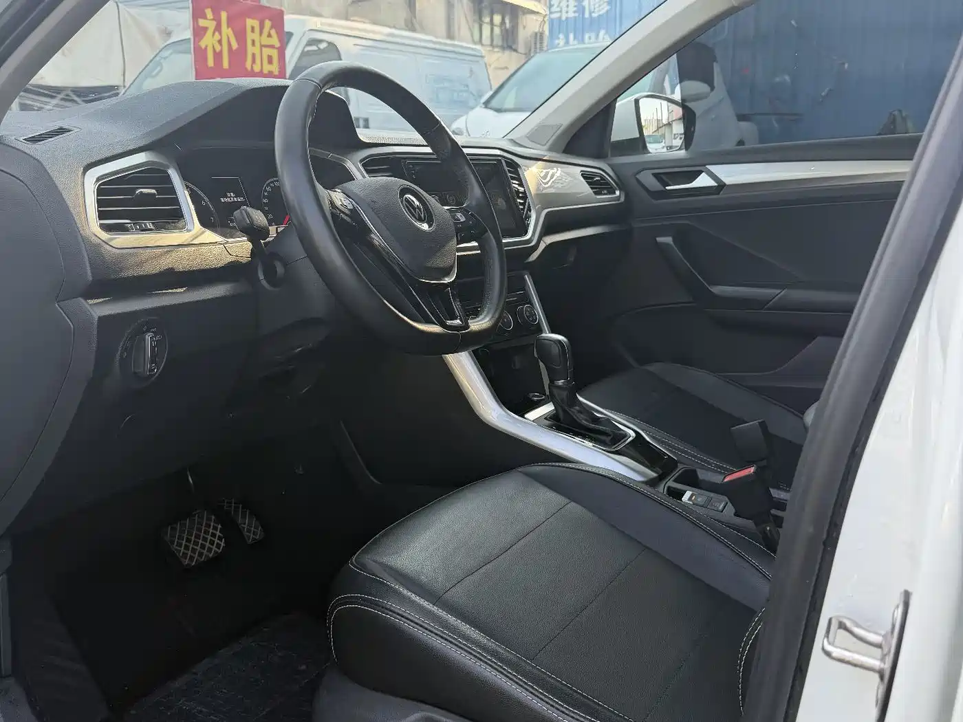 Volkswagen T-ROC 2021 280TSI DSG 2WD Elite Connected фото 3