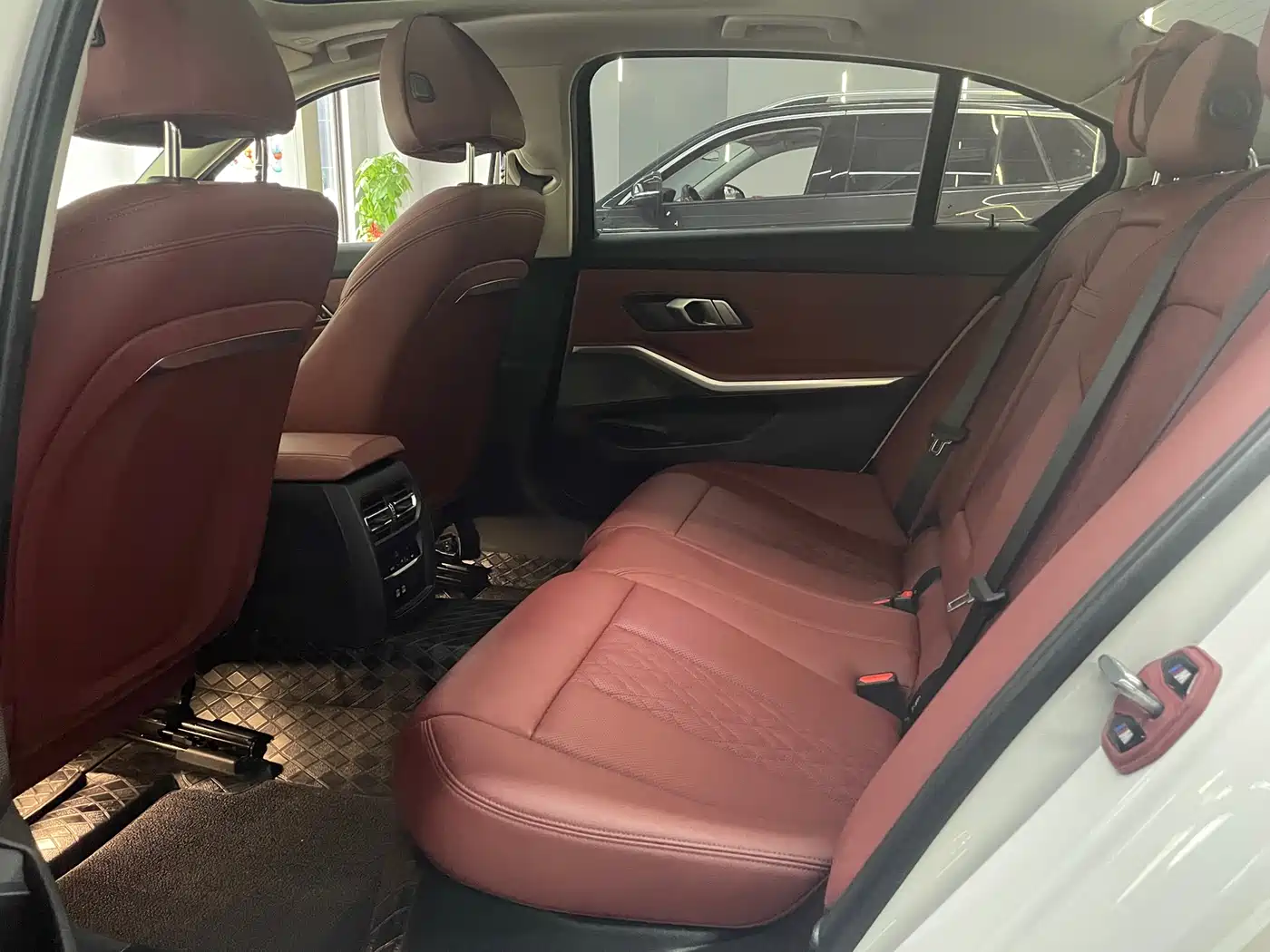 BMW 3 Series 2023 320Li M Sport Package фото 14