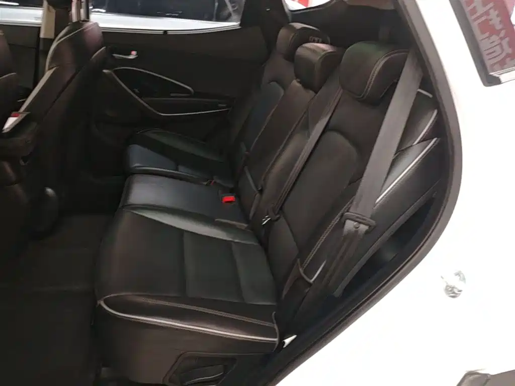 Hyundai Santa Fe 2017 2.0T Automatic 4WD Intelligent 7-Seater фото 17