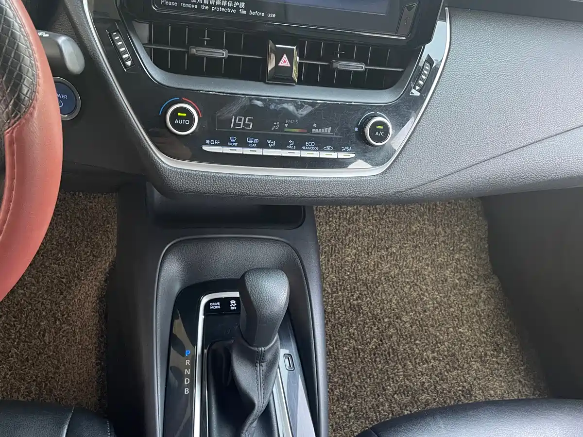 Toyota Corolla 2021 Hybrid 1.8L E-CVT Elite Edition фото 5