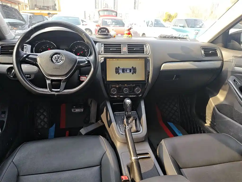 Volkswagen Sagitar 2016 230TSI 25th Anniversary Edition фото 6