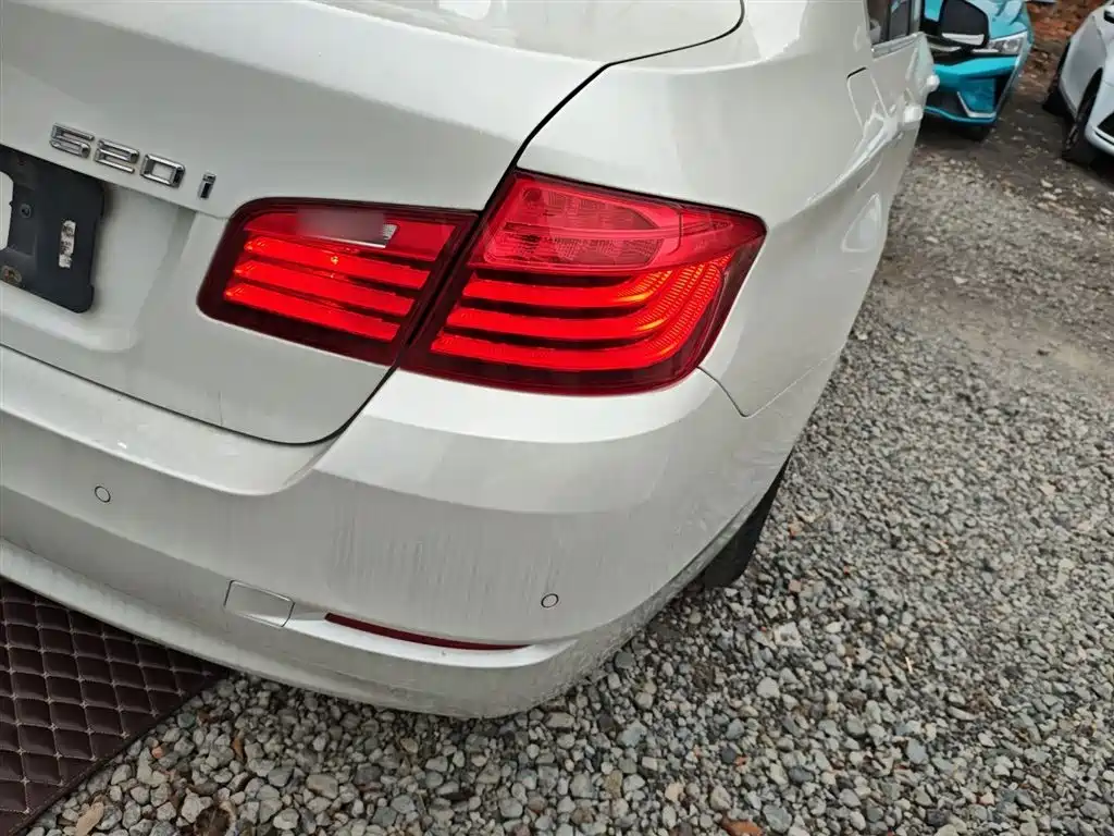 BMW 5 Series (Import) 2015 520i Elegance фото 24