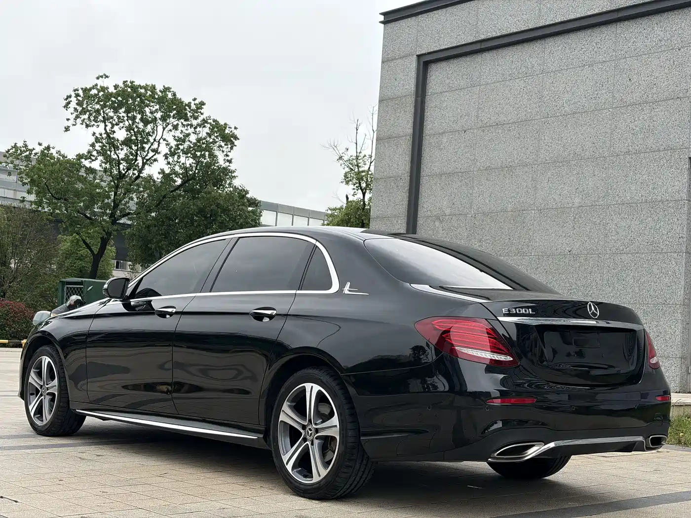 Mercedes-Benz E-Class 2016 E 200 L Sport Type фото 7