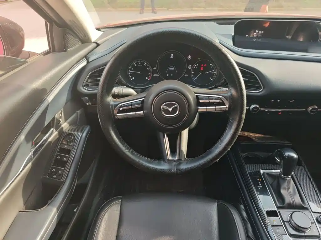 Photo 6 - Mazda CX-30