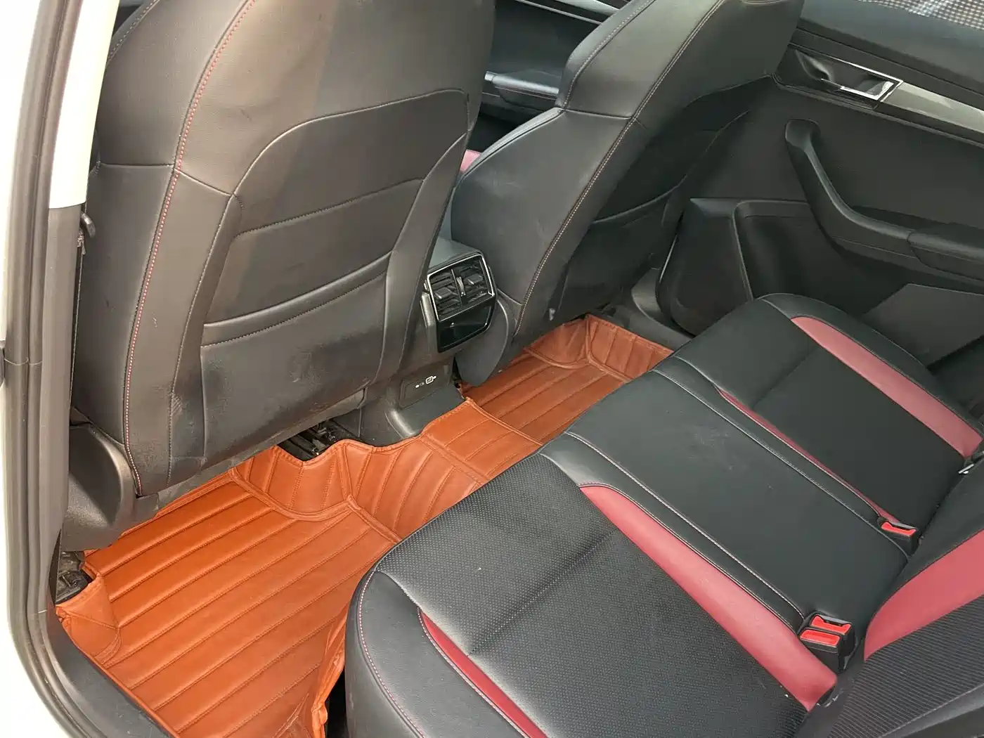 Škoda Karoq 2023 TSI280 Luxury Edition фото 16