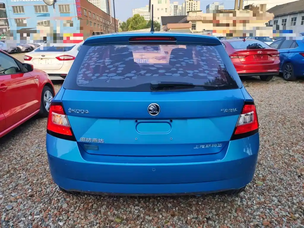 Škoda Fabia 2016 1.4L Automatic Car Enjoy Edition фото 4