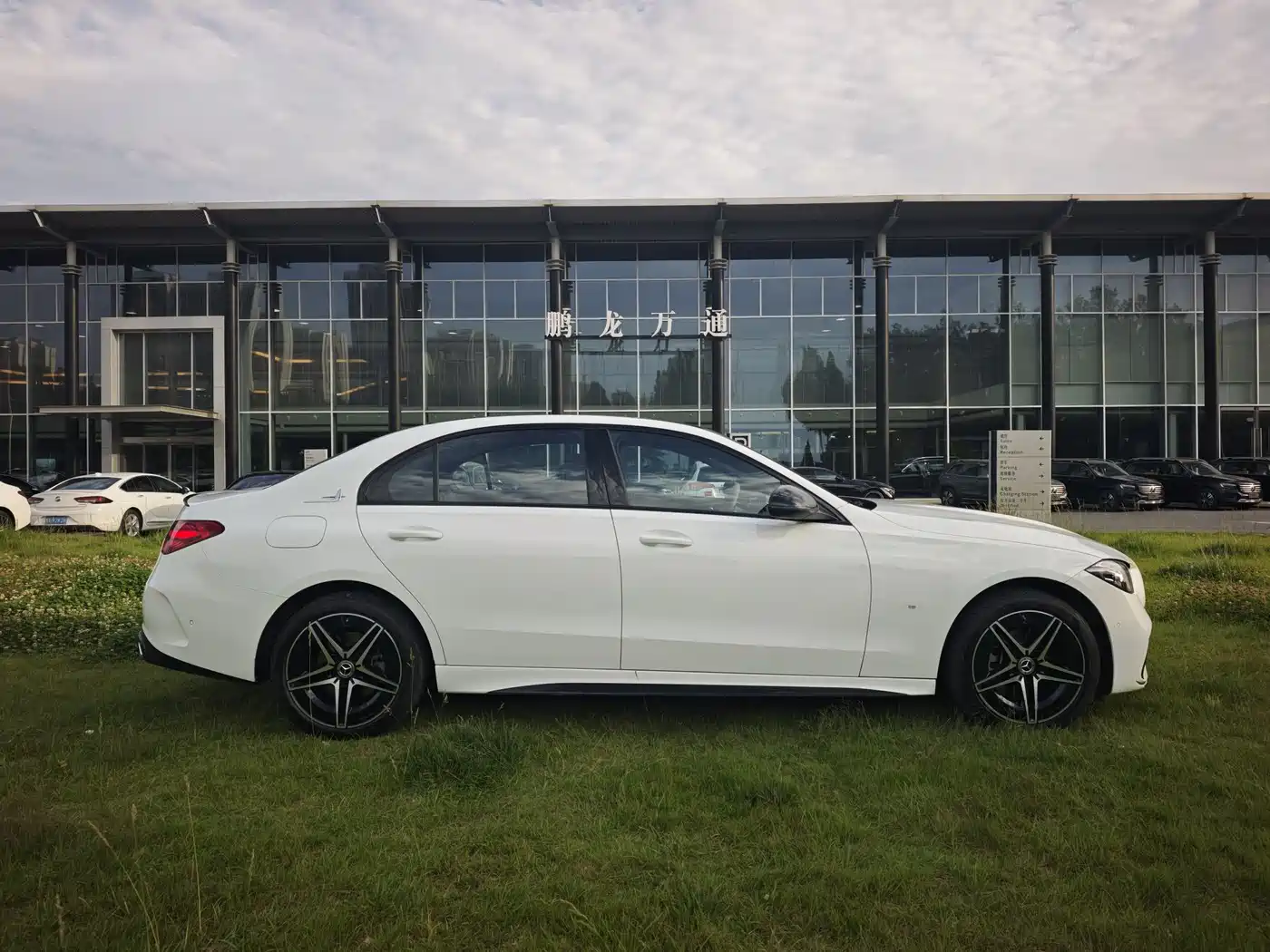 Mercedes-Benz C-Class 2025 C 260 L Night Sport Edition фото 4