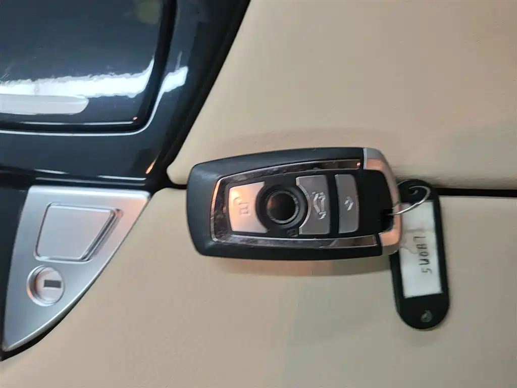 BMW 5 Series 2014 520Li Elegance фото 11