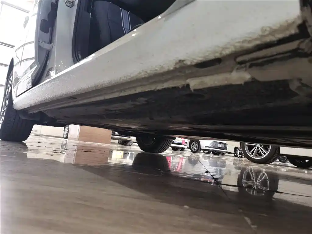 Volkswagen Sagitar 2025 300TSI DSG Flying Leap Edition фото 21