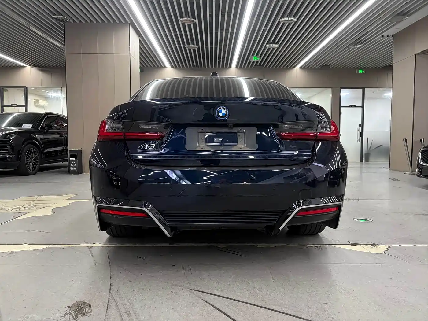 BMW i3 2024 eDrive 35 L фото 10