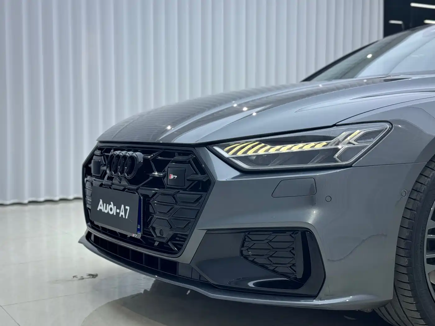 Audi A7 2023 Model 45 TFSI Premium Selection Edition фото 15