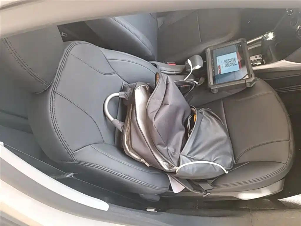 Peugeot 2008 2014 1.6L Automatic Trend Edition фото 20
