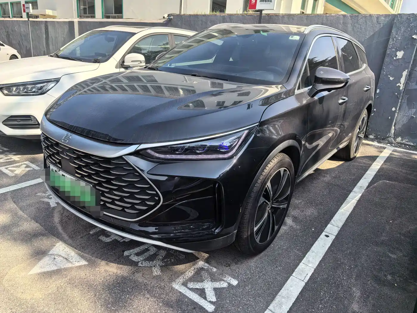 Photo 1 - BYD Tang New Energy