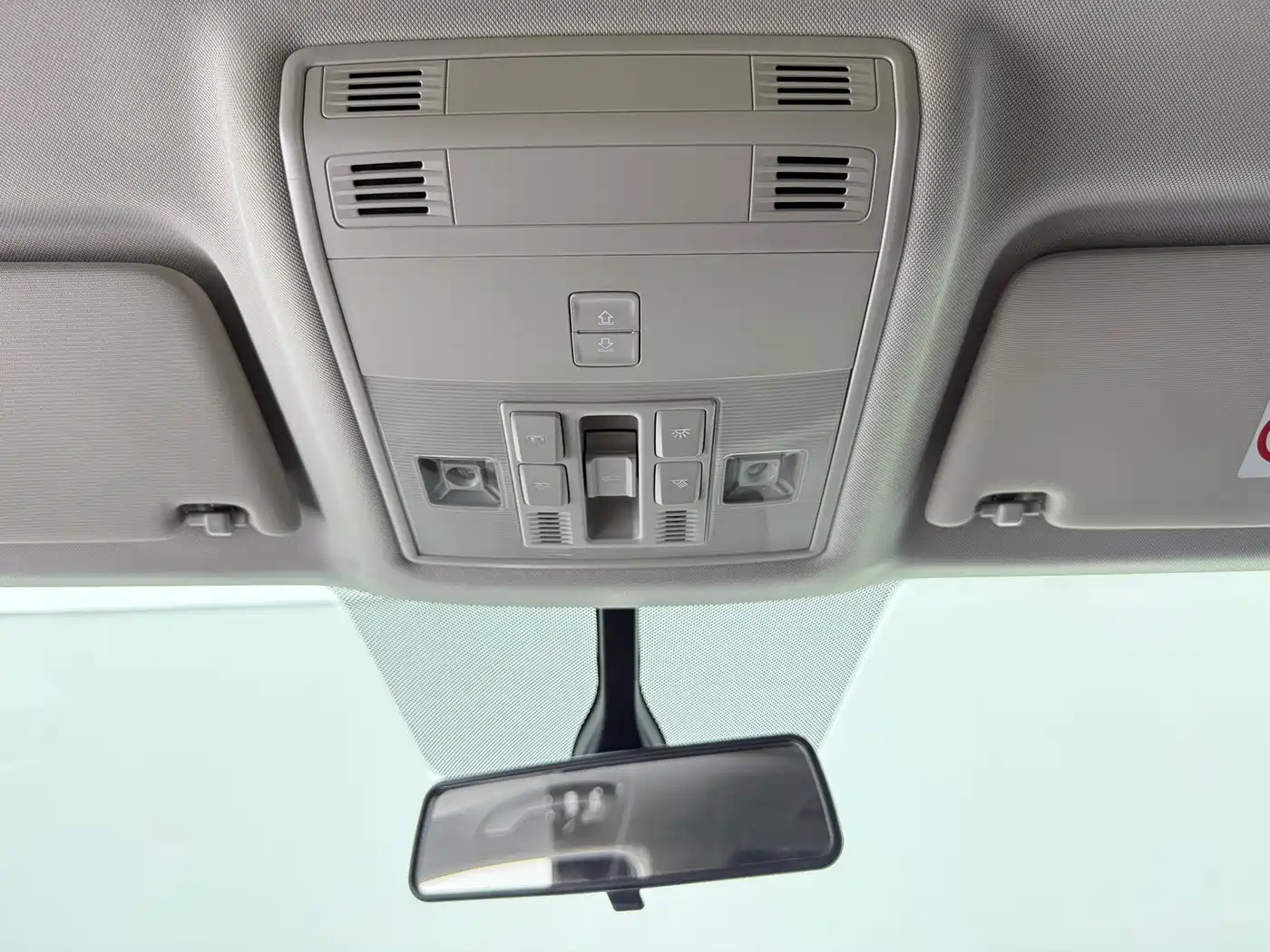 Volkswagen Tharu 2022 280TSI FWD Luxury Edition фото 15