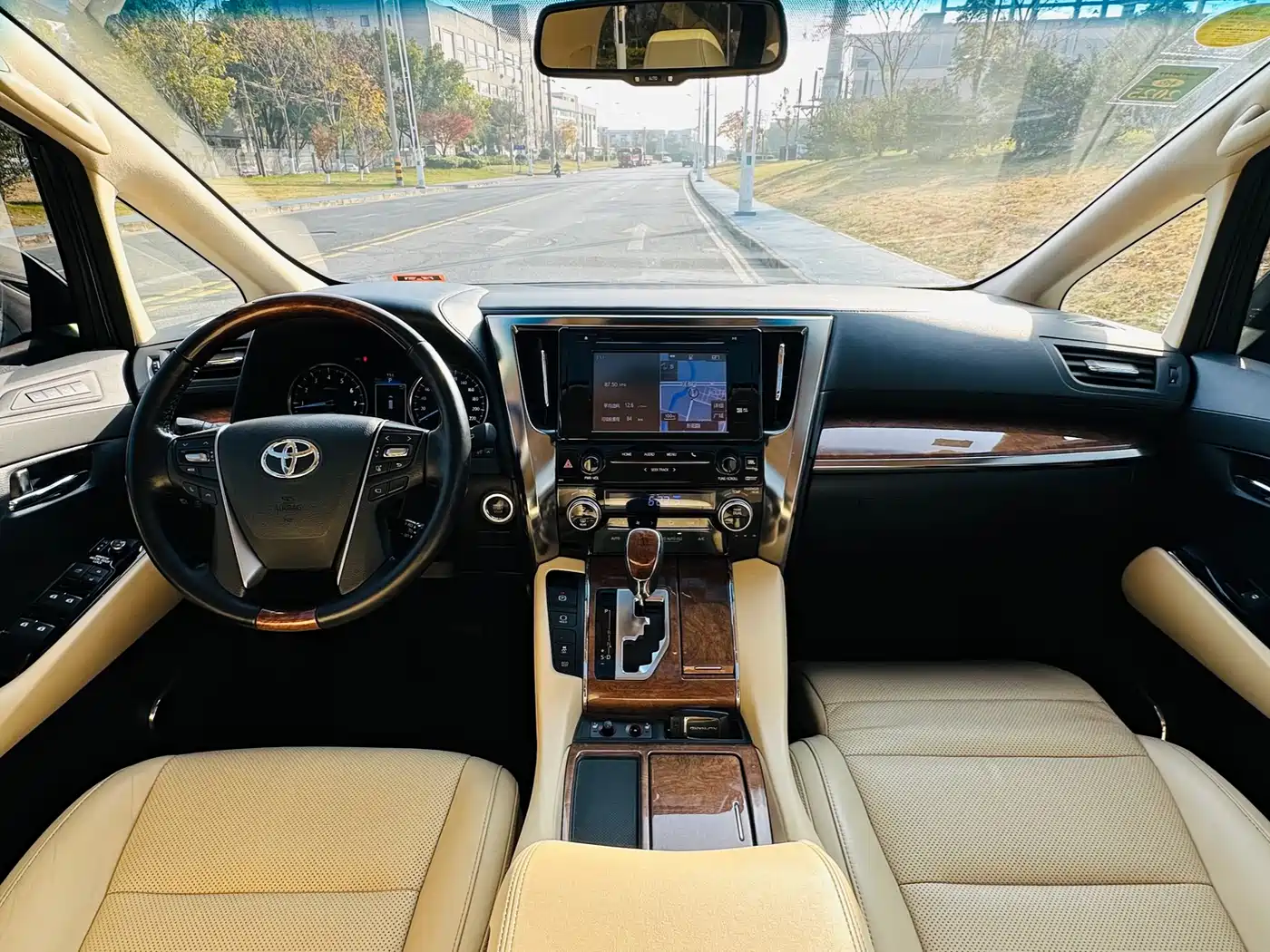 Toyota Alphard 2015 3.5L Premium Edition фото 10