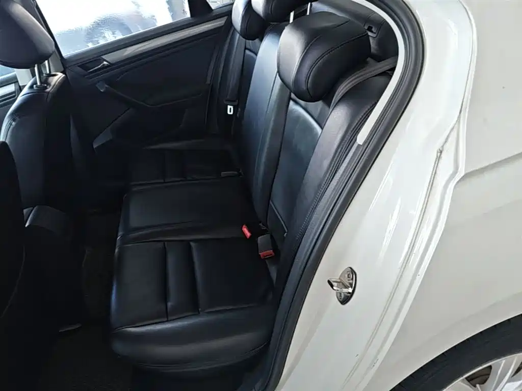 Volkswagen Bora 2016 Model 1.6L Automatic Fashion фото 17