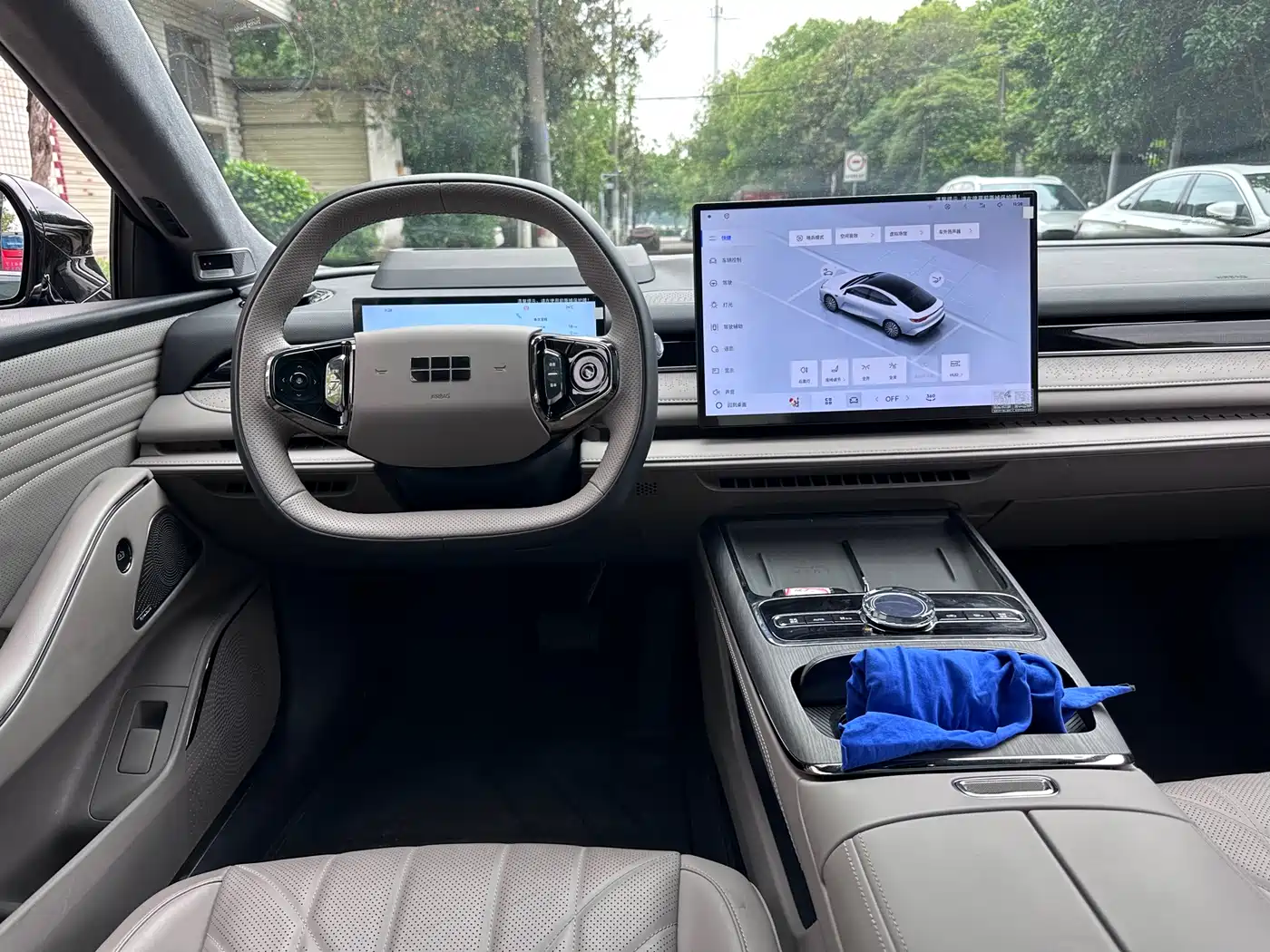 Geely Galaxy Galaxy Xingyao 8 2025 Model 60km EM-i Luxury Edition фото 6