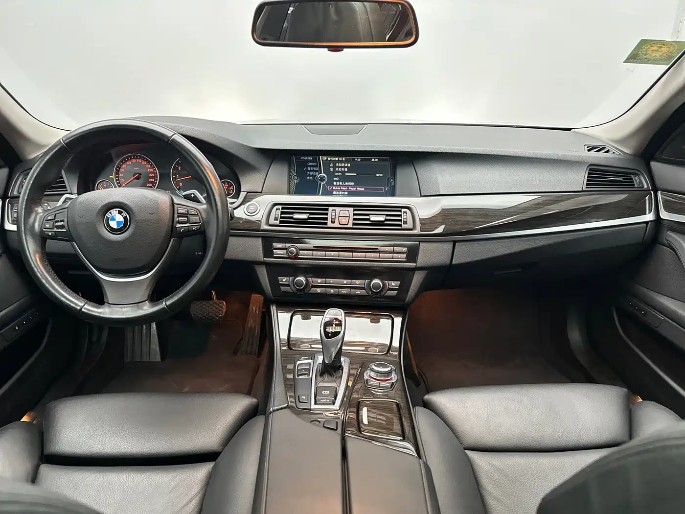 BMW 5 Series 2011 535Li Luxury фото 43