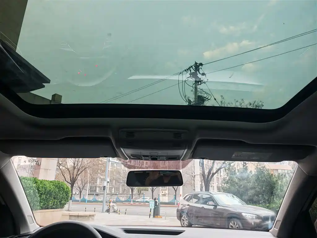 Volkswagen T-Cross 2019 1.5L Automatic Comfort Edition фото 15
