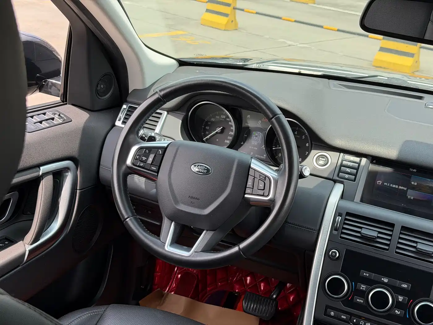 Land Rover Discovery Sport 2018 240PS SE Edition фото 10