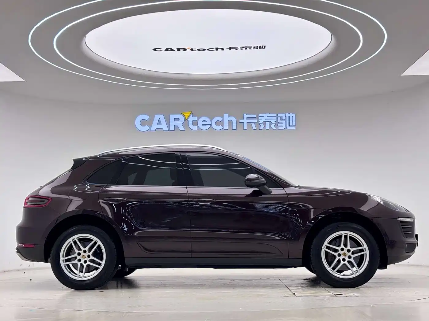 Porsche Macan 2016 Macan 2.0T фото 22