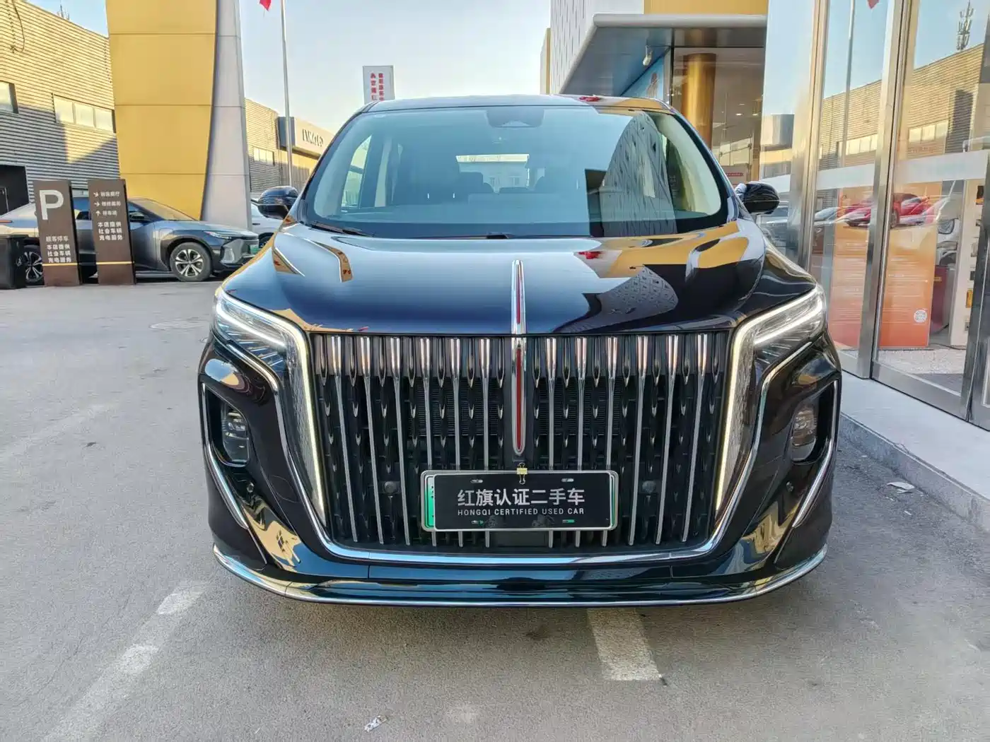 Hongqi HQ9 PHEV 2024 Model 2.0T AWD Luxury Edition фото 2