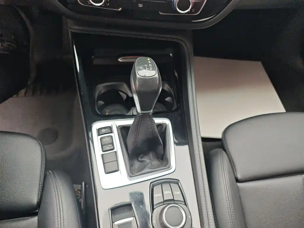 BMW 1 Series 2018 Facelift 118i Sport фото 14